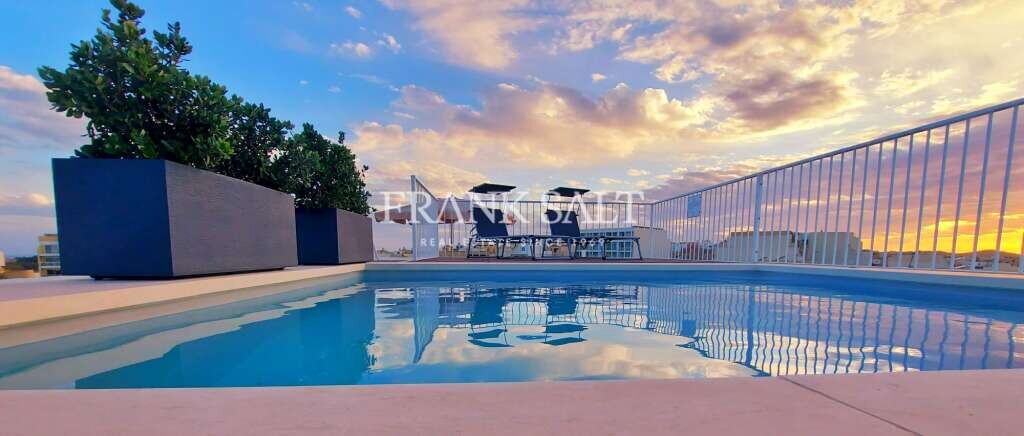 3 bedrooms Penthouse in Xaghra, Malta No. 5974