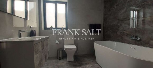 3 bedrooms Penthouse in Xaghra, Malta No. 5974 12