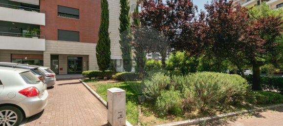 129m² Commercial property in Odivelas, Portugal No. 237009 4