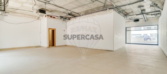 129m² Commercial property in Odivelas, Portugal No. 237009 10
