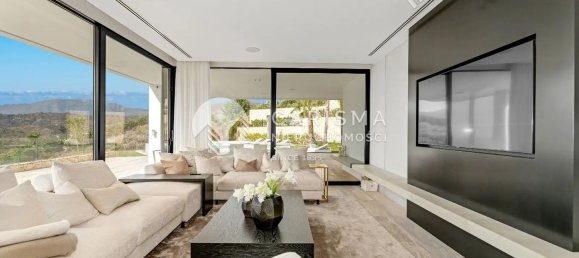 5 bedrooms House in Malaga, Spain No. 58995 12