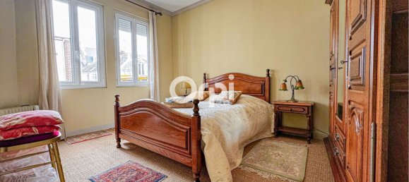 Apartamento de 4 dormitorios en Saint-Quentin, France No. 237645 8