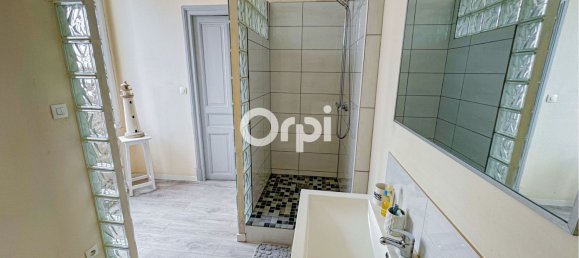 Apartamento de 4 dormitorios en Saint-Quentin, France No. 237645 13