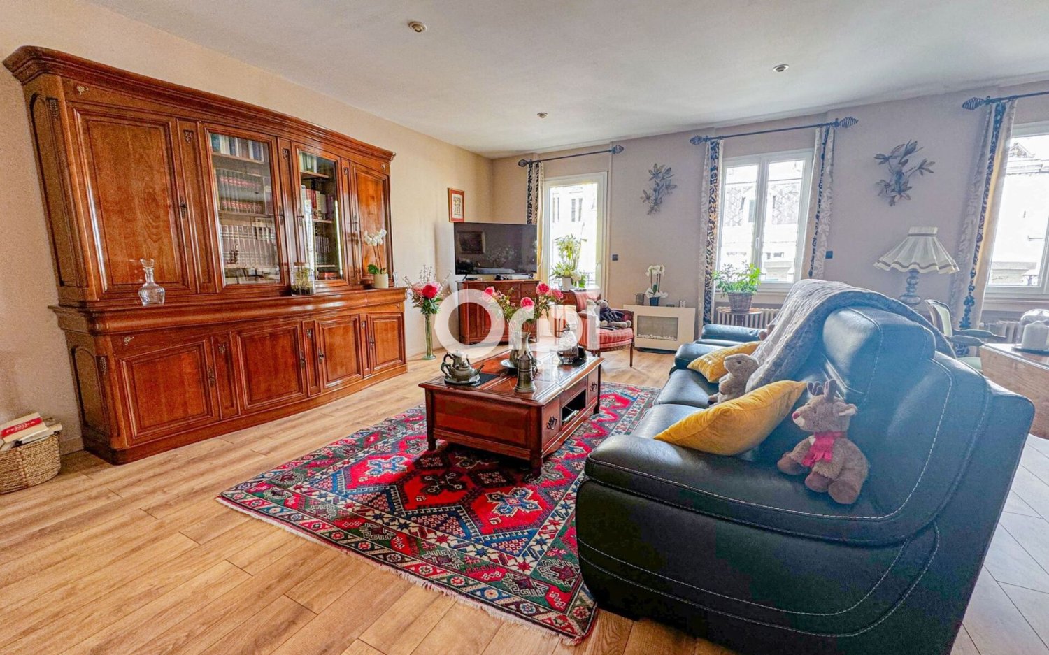 Apartamento de 4 dormitorios en Saint-Quentin, France No. 237645