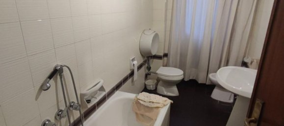 Apartamento de 5 habitaciónes en Massa, Italy No. 90032 17