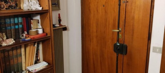 Apartamento de 5 habitaciónes en Massa, Italy No. 90032 2