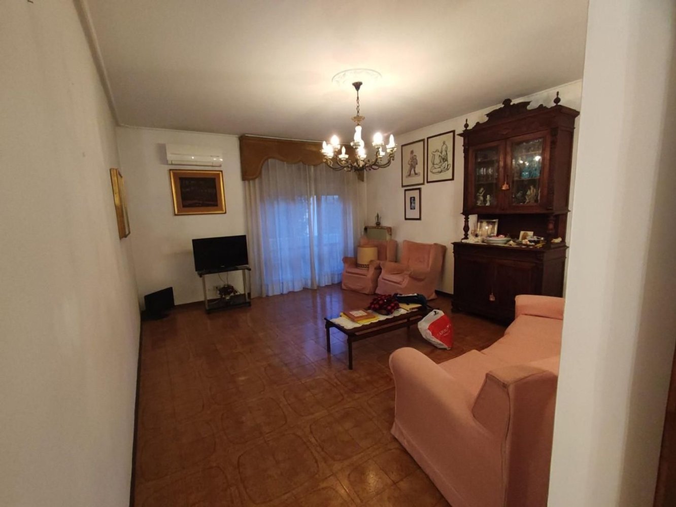 Apartamento de 5 habitaciónes en Massa, Italy No. 90032