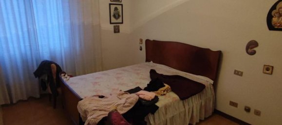 Apartamento de 5 habitaciónes en Massa, Italy No. 90032 11