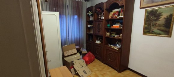 Apartamento de 5 habitaciónes en Massa, Italy No. 90032 12