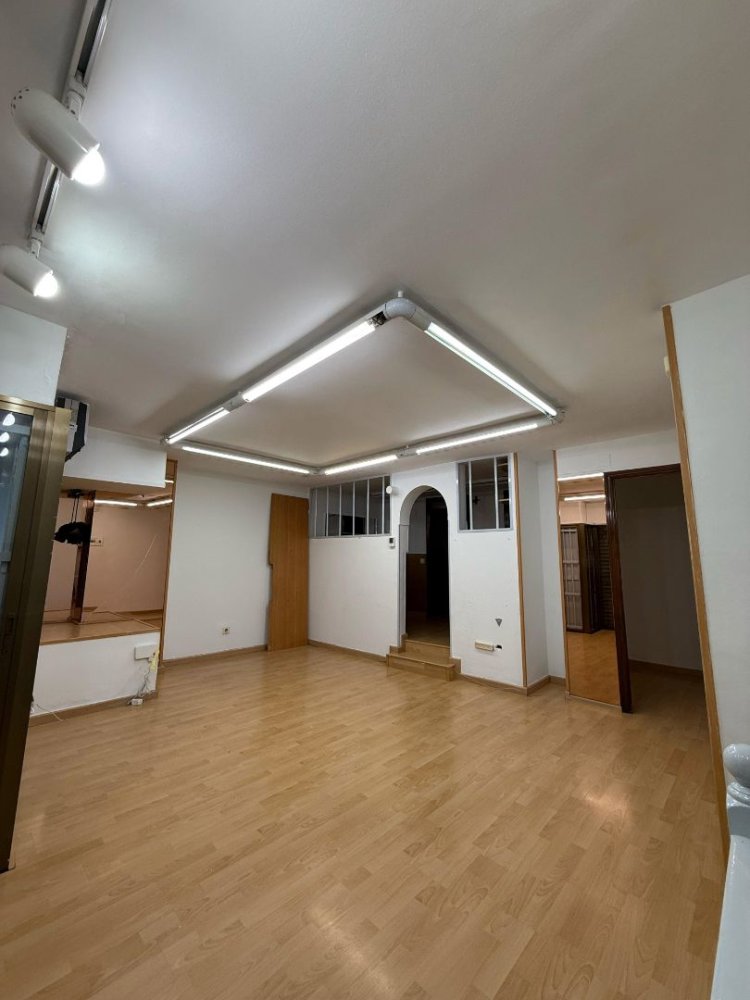 38m² Commercial property in Granollers, Spain No. 246666