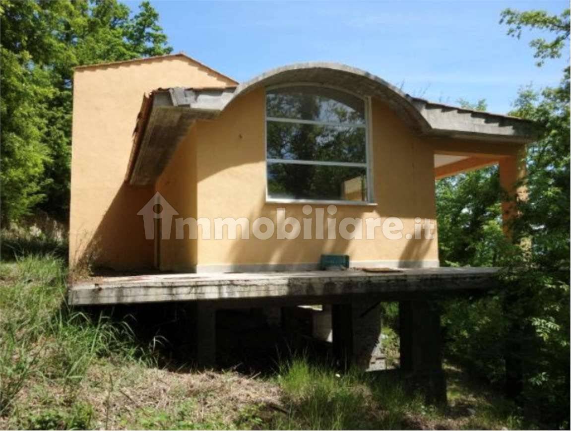 Casa de 5 habitaciónes en Nazzano, Italy No. 10839