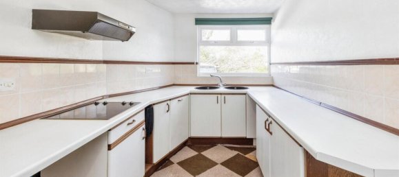 2 bedrooms Bungalow in Watford, United Kingdom No. 6213 2