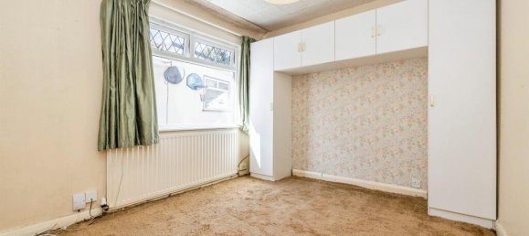 2 bedrooms Bungalow in Watford, United Kingdom No. 6213 31