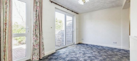 2 bedrooms Bungalow in Watford, United Kingdom No. 6213 16