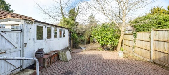 2 bedrooms Bungalow in Watford, United Kingdom No. 6213 23