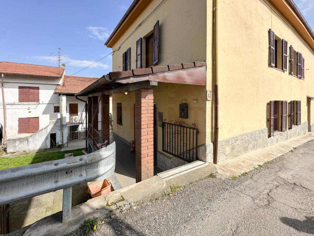 8-Zimmer Haus in Terzo, Italy, Nr. 38766