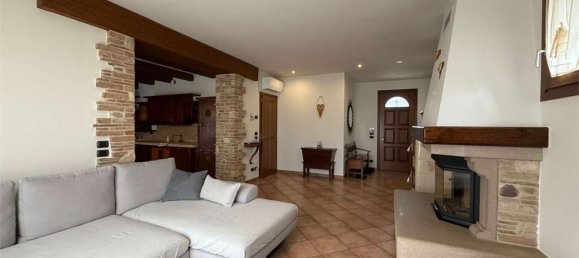 Дом с 8 комнатами в Монтебеллуна, Италия № 58864 7