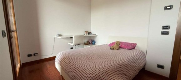 Дом с 8 комнатами в Монтебеллуна, Италия № 58864 11