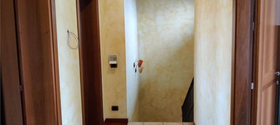 Дом с 8 комнатами в Монтебеллуна, Италия № 58864 17