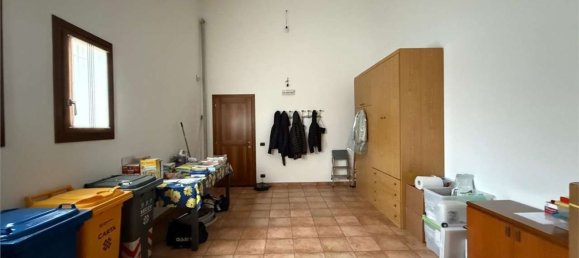 Дом с 8 комнатами в Монтебеллуна, Италия № 58864 27