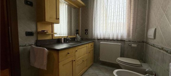 Дом с 8 комнатами в Монтебеллуна, Италия № 58864 8