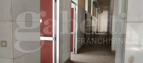 Oficina en Biella, Italy 2850 m² No. 57946 5
