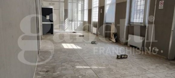 Oficina en Biella, Italy 2850 m² No. 57946 7