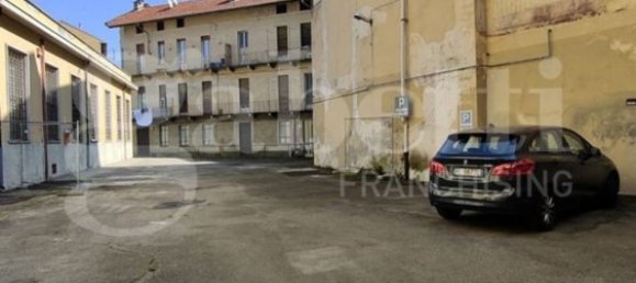 Oficina en Biella, Italy 2850 m² No. 57946 10