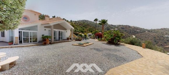 4 bedrooms Villa in Sayalonga, Spain No. 45998 20