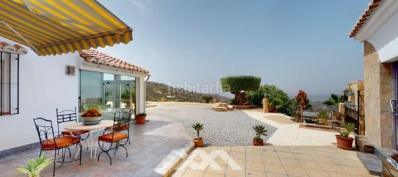 4 bedrooms Villa in Sayalonga, Spain No. 45998 16