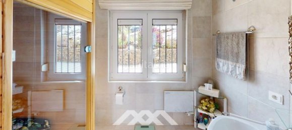 4 bedrooms Villa in Sayalonga, Spain No. 45998 42