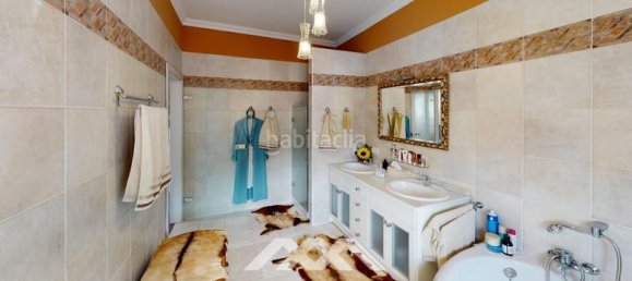 4 bedrooms Villa in Sayalonga, Spain No. 45998 11