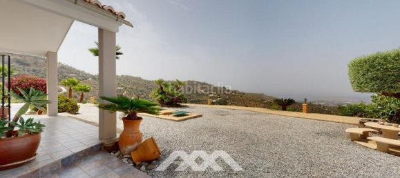 4 bedrooms Villa in Sayalonga, Spain No. 45998 18