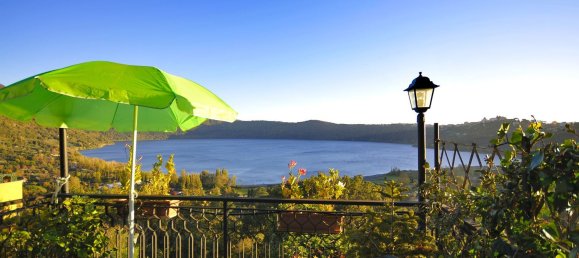 3غرفة منزل ذو طابقين في Marino, Italy رقم 46711 5