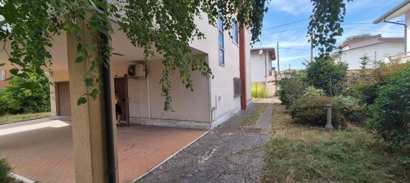 3 bedrooms Villa in Legnago, Italy No. 272910 5
