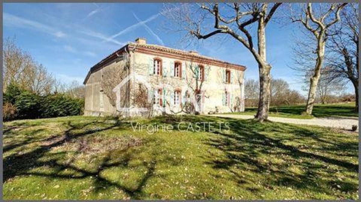 6 bedrooms House in Montauban, France No. 26950