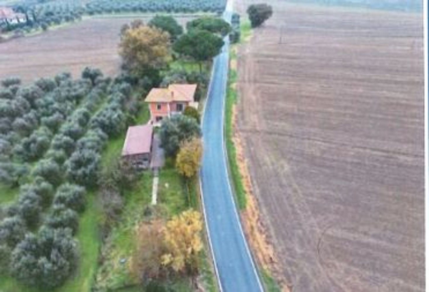 6 rooms House in Castiglione del Lago, Italy No. 274734