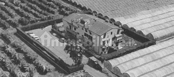 1 bedroom Apartment in Verona, Italy No. 195049 3