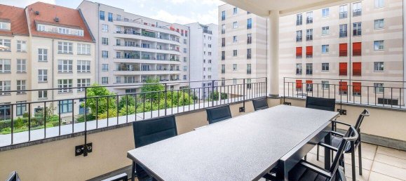 2 bedrooms Apartment in Mitte, Germany No. 290859 3