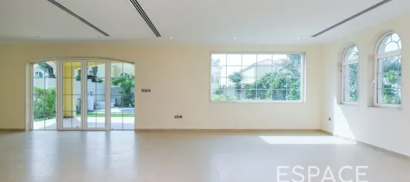 4 bedrooms Villa in Jumeirah Park, UAE No. 111349 5