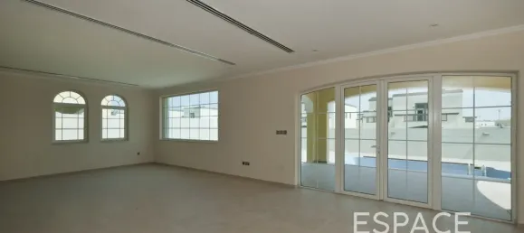 4 bedrooms Villa in Jumeirah Park, UAE No. 111349 2