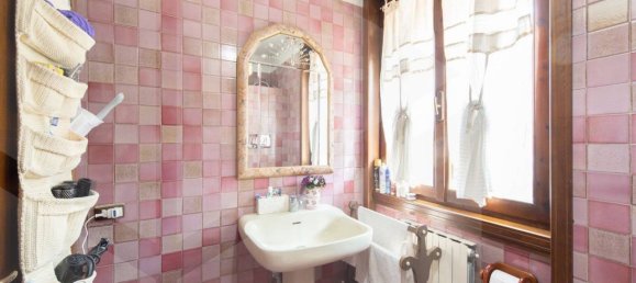 5غرفة فيلا في Bergamo, Italy رقم 31037 31