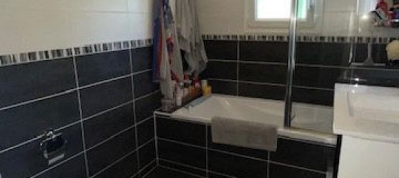 2 bedrooms House in Neuilly-Plaisance, France No. 182851 14