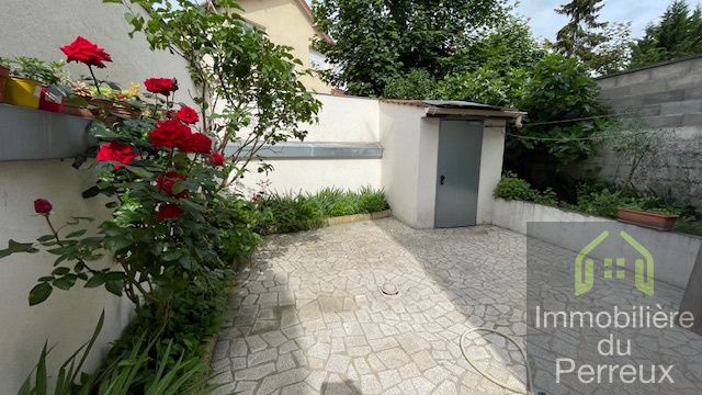 2 bedrooms House in Neuilly-Plaisance, France No. 182851