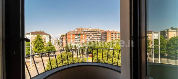 3 bedrooms Apartment in Turin, Italy No. 336302 32