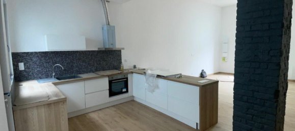 Building in Bethune, France No. 66827 3