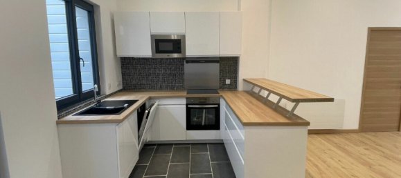 Building in Bethune, France No. 66827 14