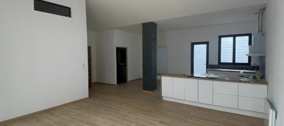 Building in Bethune, France No. 66827 12