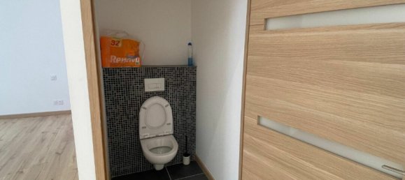 Building in Bethune, France No. 66827 5