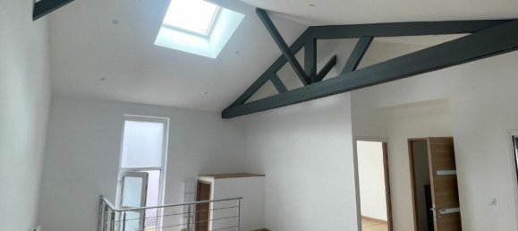 Building in Bethune, France No. 66827 9